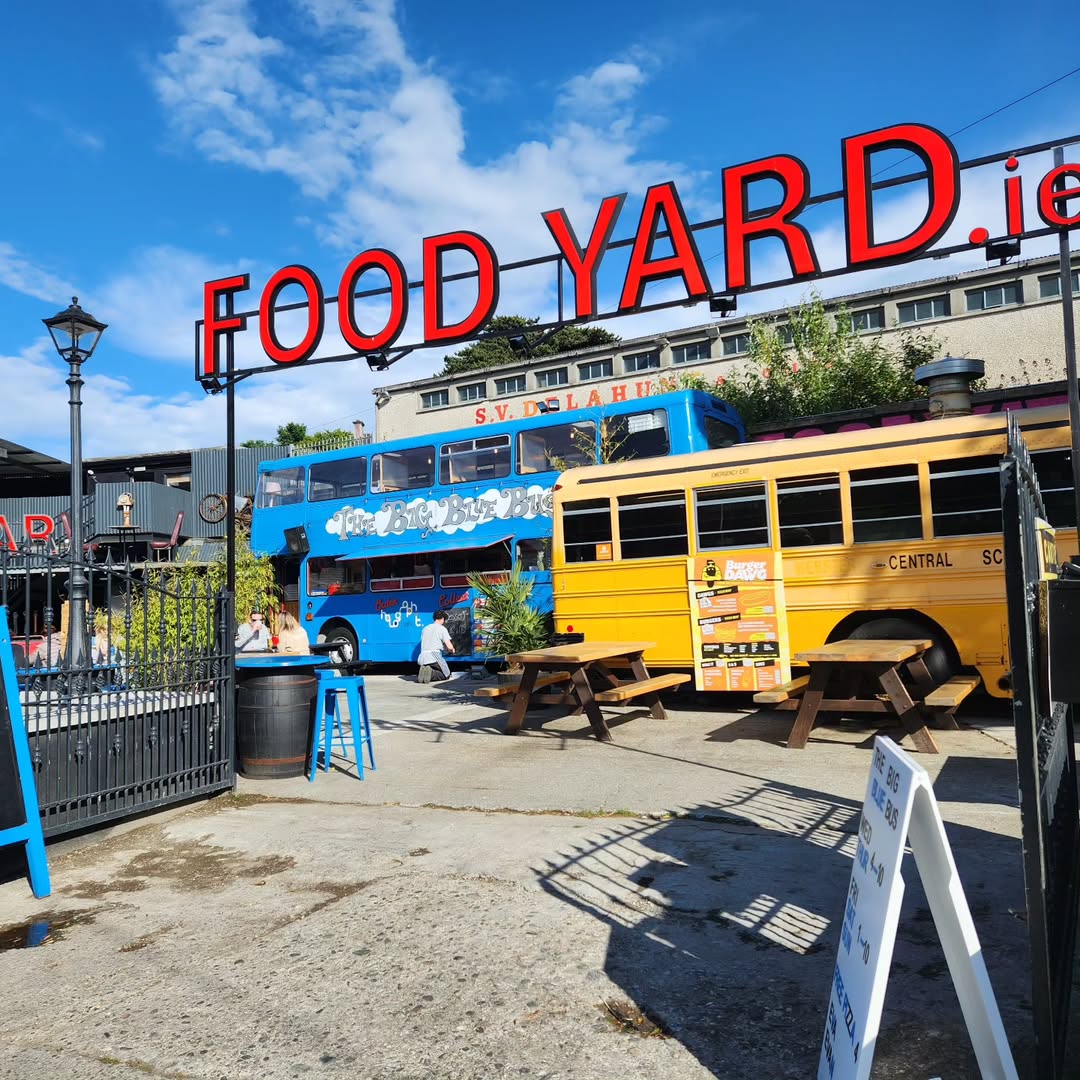 The Big Blue Bus Ireland I Pizza Catering